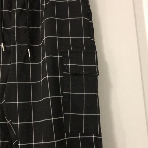 Forever 21 Cargo Pants - Picture 3 of 7